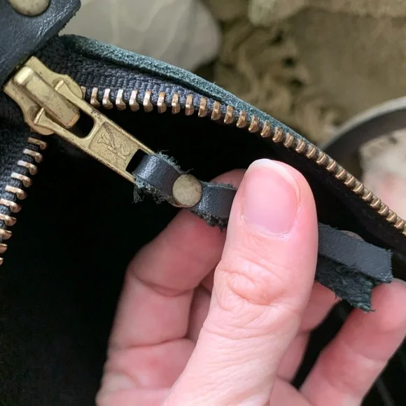 Chic Black Leather Tote Bag - Picture 7 of 10